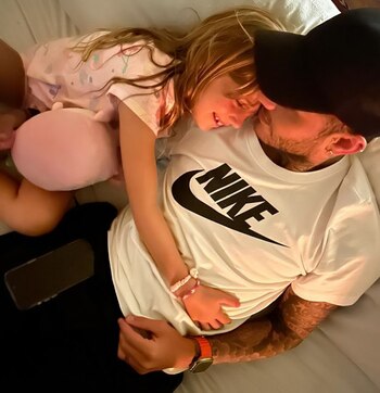 Mauro Icardi y sus hijas para año nuevo