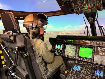 Simulador del helicóptero NH90 fabricado por Indra que usa el Ala 48