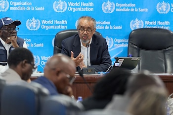 La OMS defendió el respaldo científico de los calendarios de vacunación infantil tras la orden ejecutiva de Donald Trump en Estados Unidos (World Health Organization Via AP)