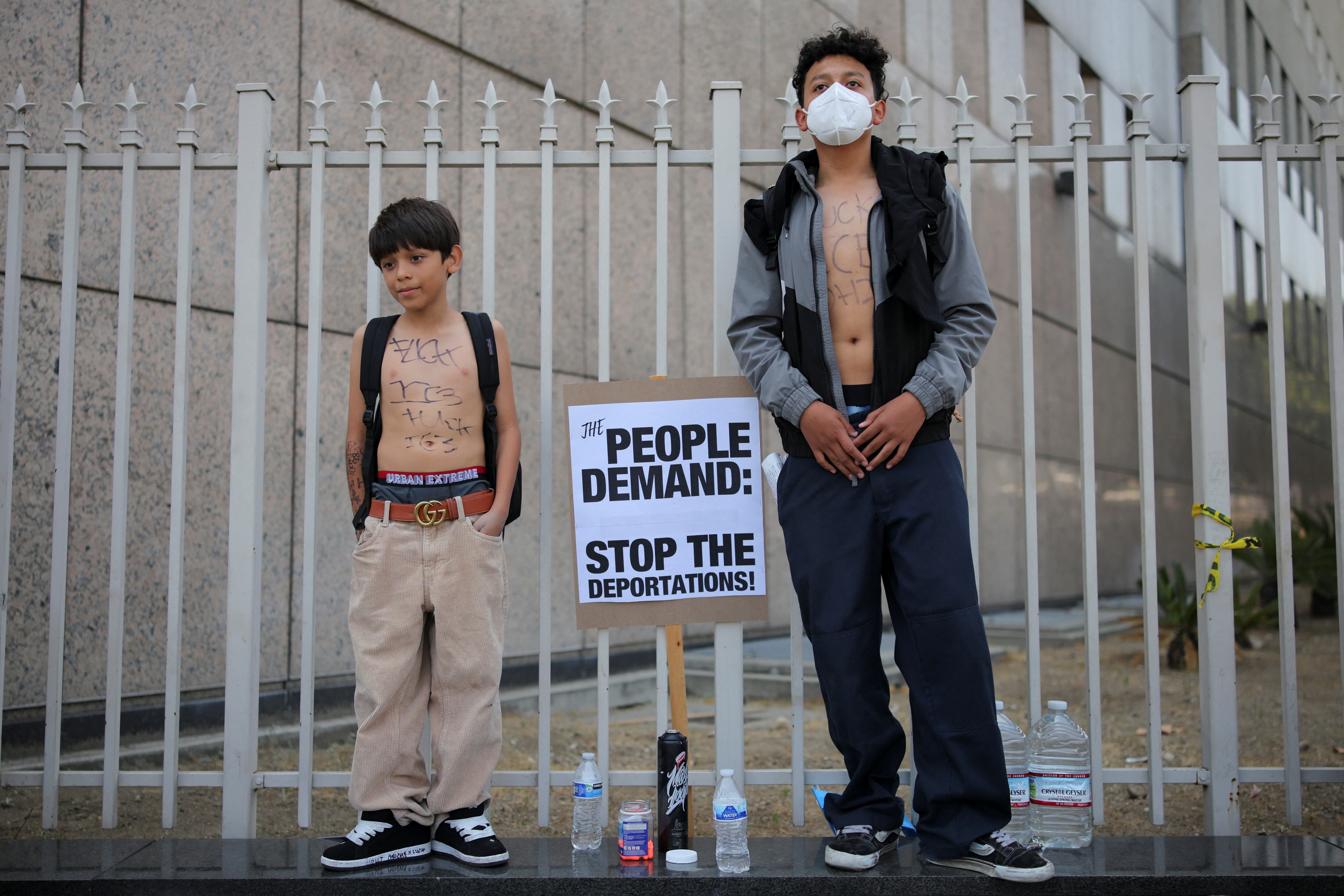 El número de arrestos de inmigrantes en la zona de Los Ángeles superó los 100 en una semana (REUTERS/Daniel Cole)