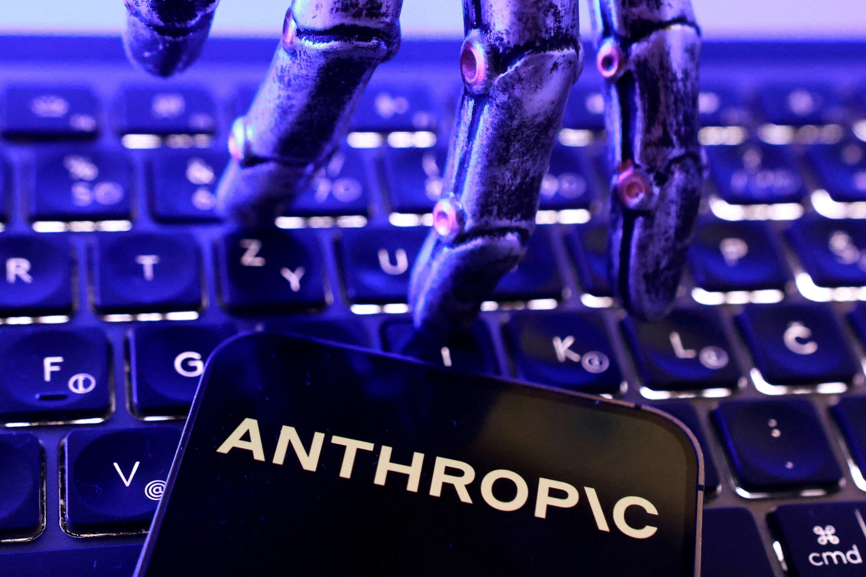 Anthropic, la empresa responsable del asistente de IA Claude (REUTERS/Dado Ruvic/Illustration)
