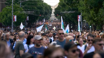 Una nueva ola de protestas estudiantiles contra el Gobierno serbio acaba con 23 detenidos en Belgrado