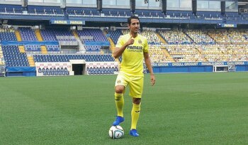 14/08/2020 Fútbol.- Dani Parejo: "El Villarreal era mi mejor opción, creo que he elegido bien".
El centrocampista español Dani Parejo aseguró haber "elegido bien" y que su nuevo equipo, el Villarreal, por el que ha fichado por las próximas cuatro temporadas, era su "mejor opción" tras salir del Valencia, y se mostró seguro de que encajará bien para ayudar al 'Submarino Amarillo' a hacer "un gran año".
COMUNIDAD VALENCIANA ESPAÑA EUROPA DEPORTES CASTELLÓN
VILLARREAL CF