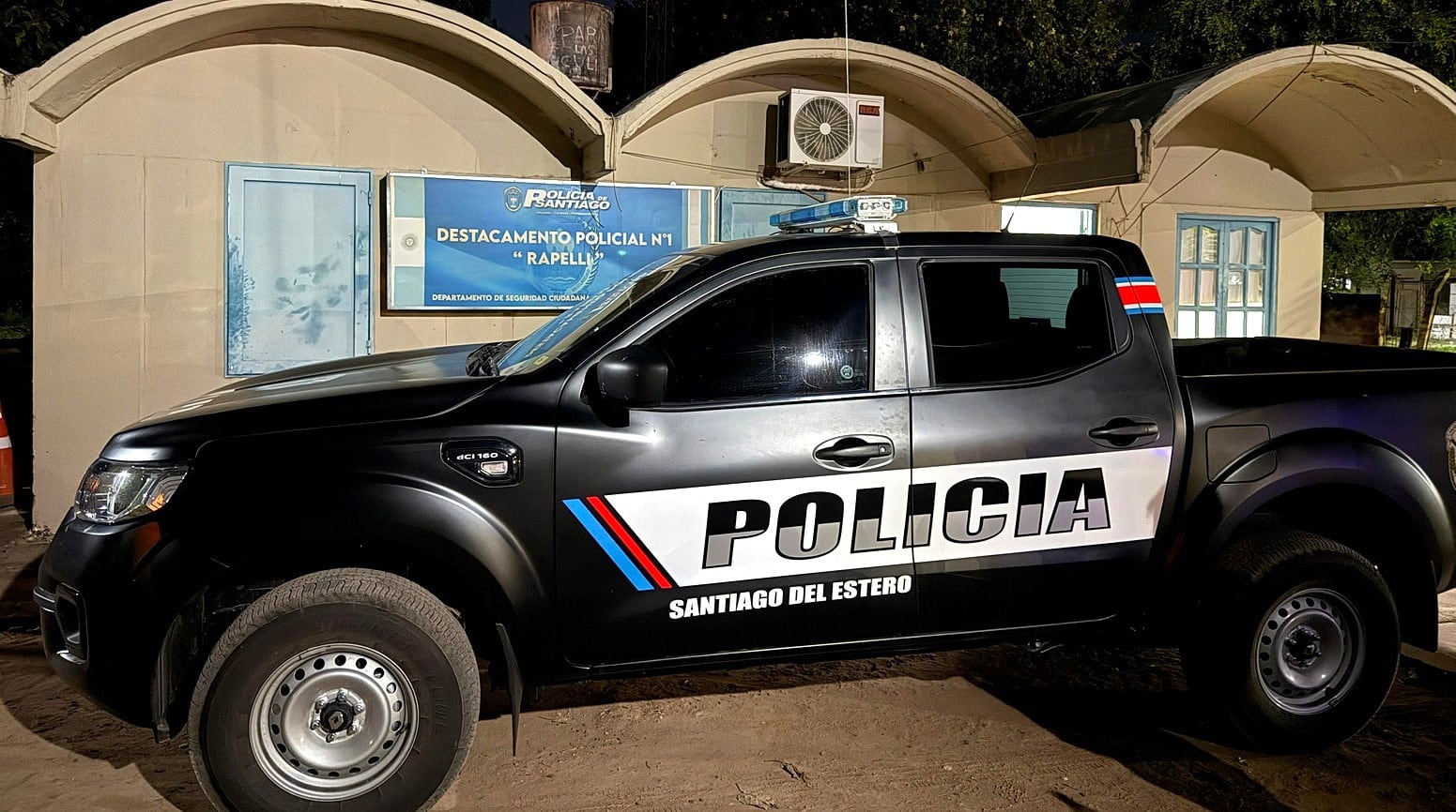 La madre, una mujer de 35 años, relató a los efectivos que el accidente tuvo lugar en el comedor, minutos después de la cena