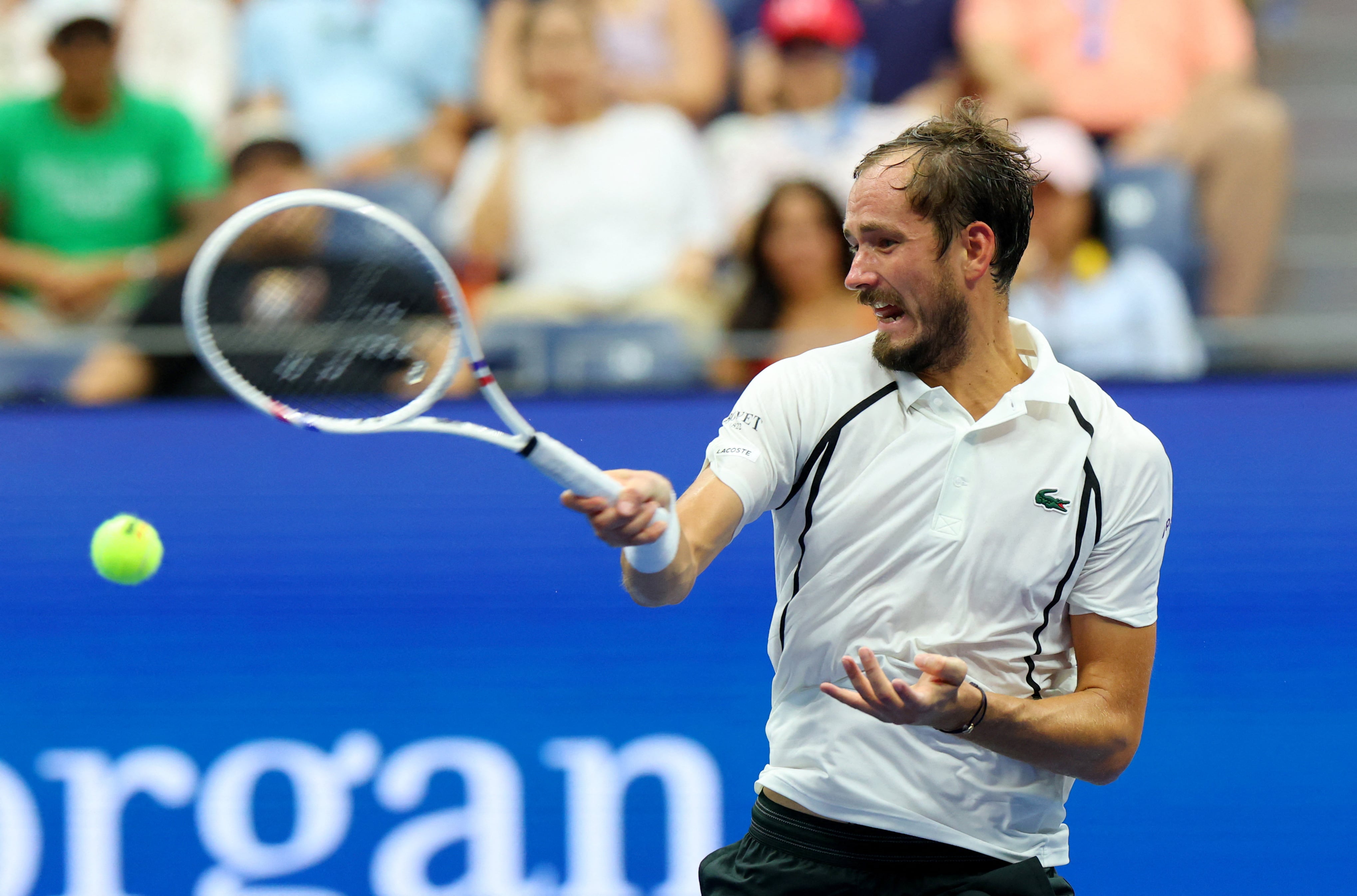 El tenista de TCU enfrentará al ex número uno del mundo, Daniil Medvédev, en un partido que marcará su primera experiencia ante una figura consagrada del circuito (REUTERS/Mike Segar)