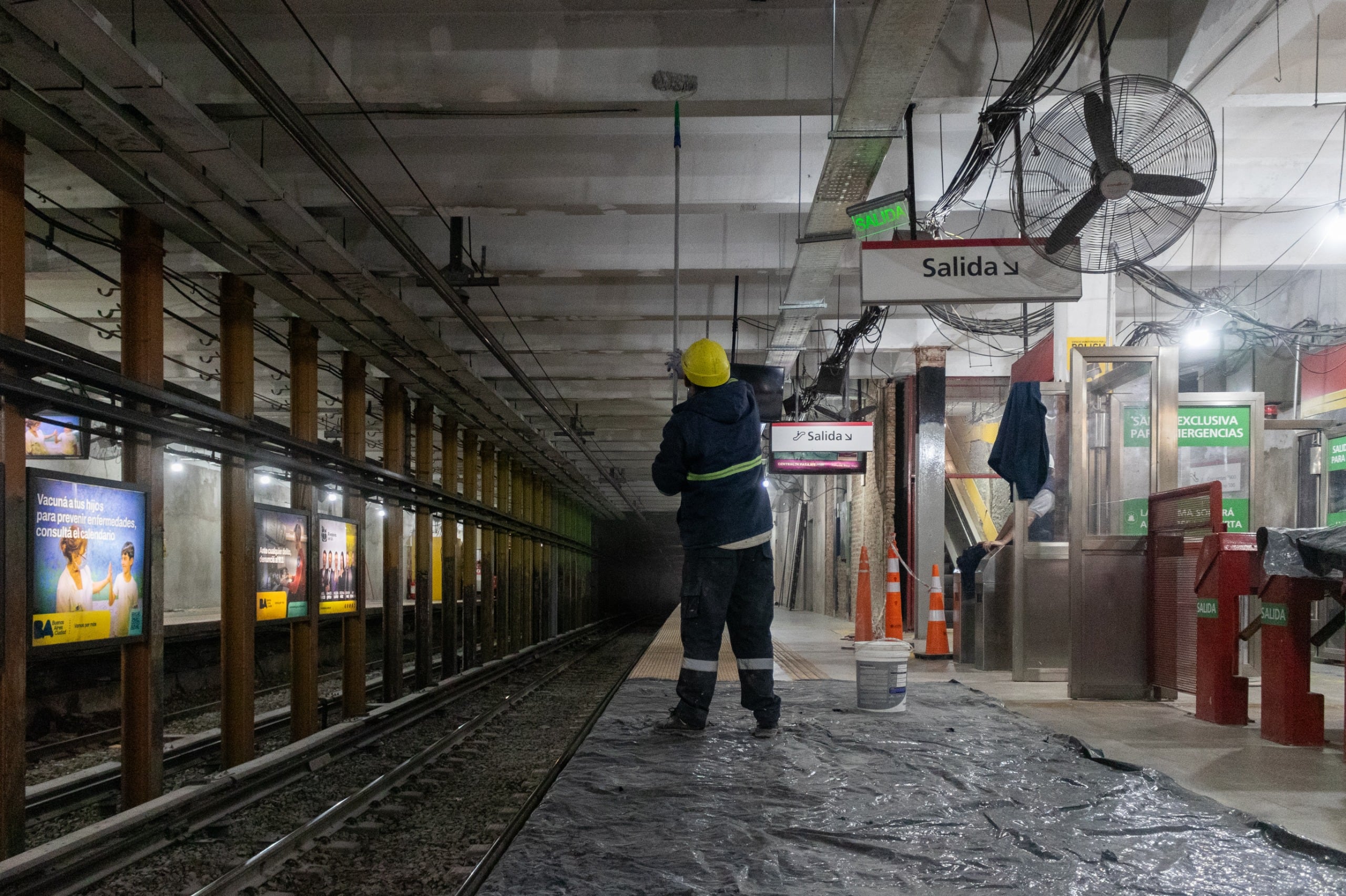 La obra en la estación Medrano buscará resolver filtraciones de agua con inyecciones, tratamiento de juntas y revestimientos anticorrosión.
