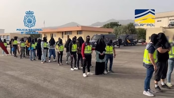 Traslado a la Audiencia Nacional de los once detenidos por yihadismo en Melilla y Granada, imagen de archivo. (Policía Nacional)