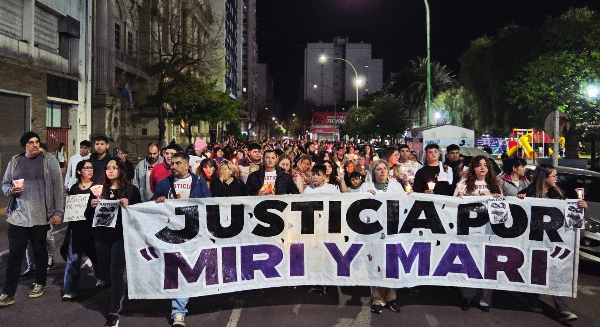 Familiares, amigos y vecinos marcharon por justicia (X: @eternapancito)