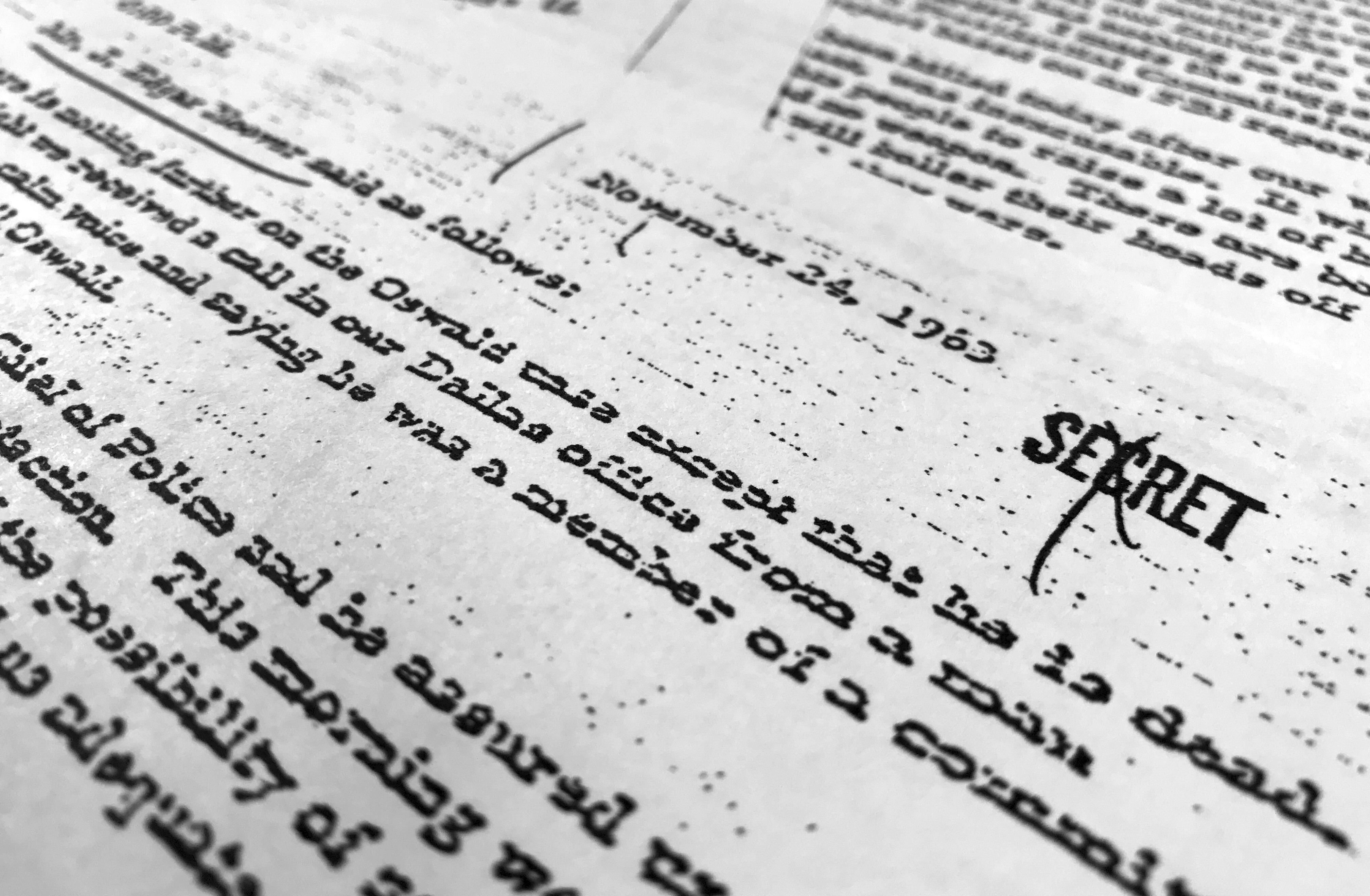 El FBI continuará liberando documentos clasificados, como los de JFK. (AP Foto/Jon Elswick, archivo)