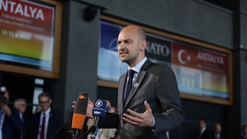 Francia insiste en sanciones masivas