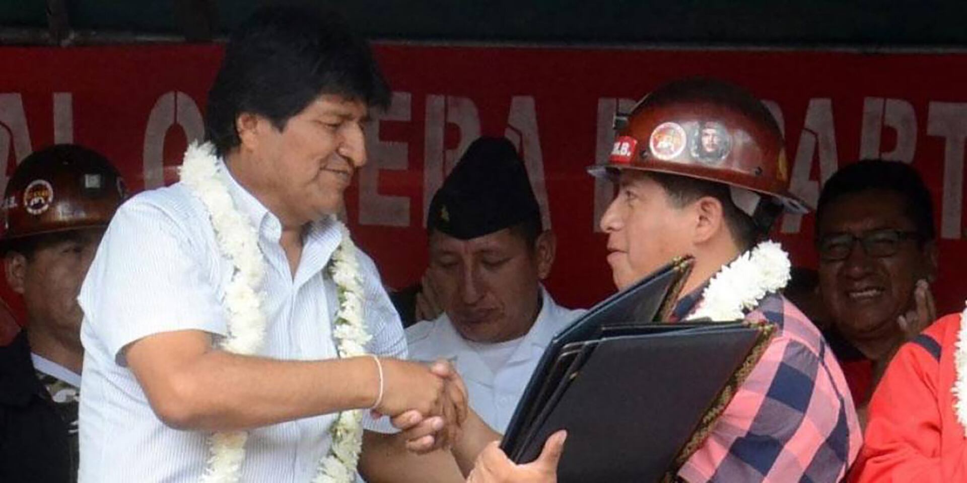 Imagen de archivo: El expresidente de Bolivia Evo Morales y Juan Carlos Huarachi, dirigente de la Central Obrera Boliviana en un acto realizado en Cochabamba en mayo de 2019, cuando eran aliados