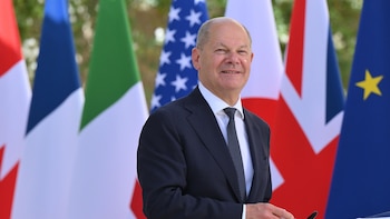 Scholz califica de "histórica" decisión