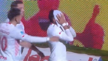 Tenía amarilla, hizo el gol a los 89 minutos y se sacó la camiseta en el festejo: su reacción antes de ser expulsado