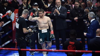 Canelo Álvarez vs Christian Mbilli EN VIVO: el mexicano y el francés protagonizan una pelea muy intensa