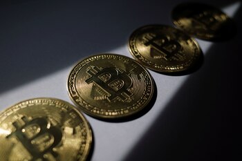 Representaciones de bitcoins (REUTERS/Edgar Su)