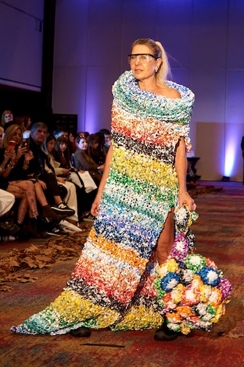 La colección de Monica Casella transformó materiales descartados en arte y reflexión, convirtiendo el residuo en un nuevo lenguaje