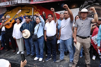 La Coordinación Nacional de Trabajadores de la Educación (CNTE) anunció el termino del paro nacional que duró 20 días y mantuvo bloqueada diferentes calles del Centro Histórico. (FOTO: GALO CAÑAS/CUARTOSCURO.COM)
