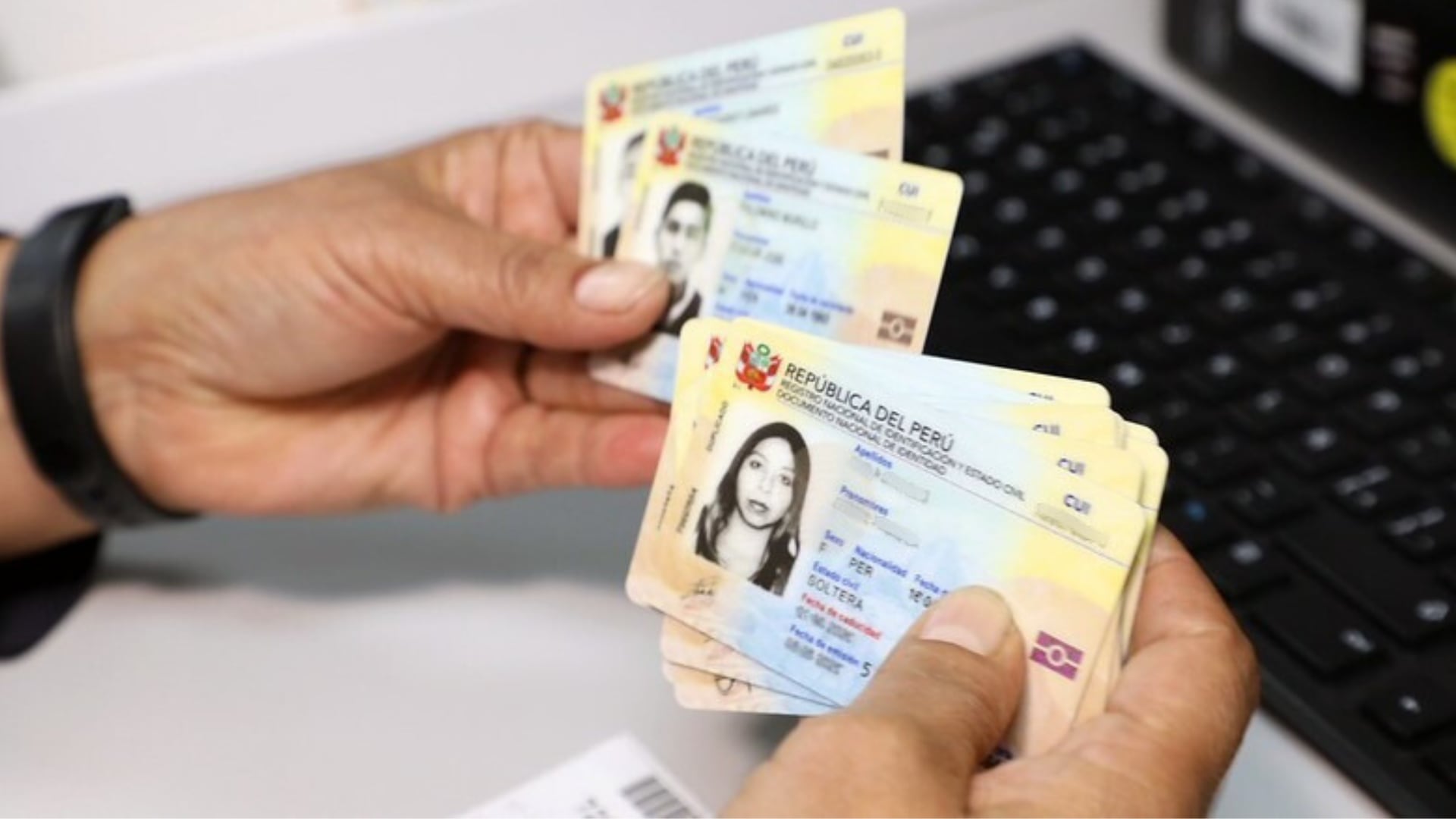 Reniec entregará 627.000 DNI electrónicos gratuitos en 2026, priorizando a recién nacidos, menores de edad y poblaciones vulnerables en todo el país. Foto: Reniec