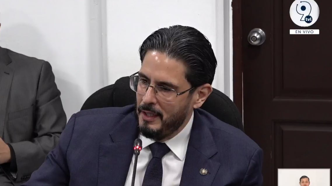 El plan contempla una instancia de coordinación que moverá archivos, activos y recursos hacia la dirección estatal competente, mientras los litigios seguirán en la entidad actual y Hacienda ajustará las partidas presupuestarias (Captura de pantalla de la transmisión en directo)