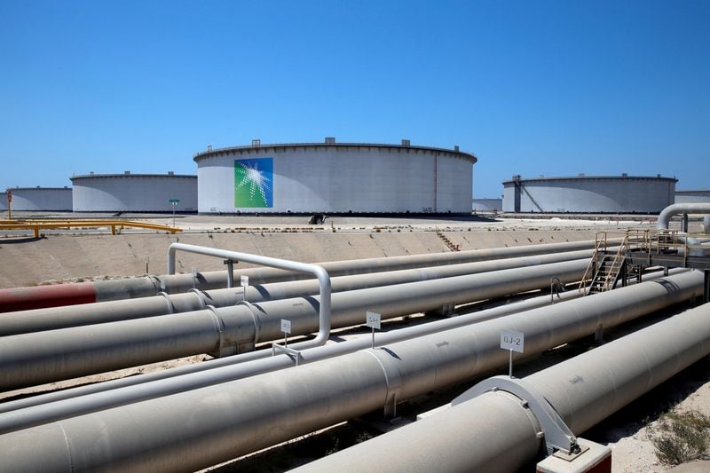 Advierten que las reservas saudíes se agotarán si el oleducto dañado por los hutíes no reanuda sus operaciones en pocos días (REUTERS/Ahmed Jadallah)
