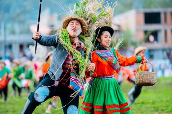 Danzantes tradicionales celebran con música
