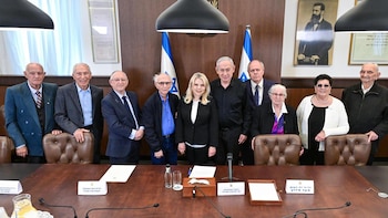 Benjamín Netanyahu se reunió con un grupo de sobrevivientes del Holocausto en el Día del Recuerdo: “Es un momento emotivo”