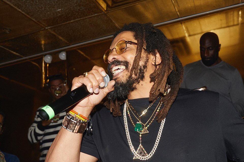 Antes de Karen Carreño, Rohan Marley estuvo envuelto en distintas relaciones sentimentales. La más reconocida fue la que mantuvo con Lauryn Hill - crédito @eva_sakellarides/Instagram