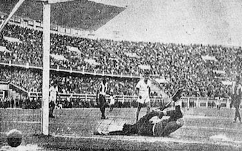 El futbolista marcó tres goles