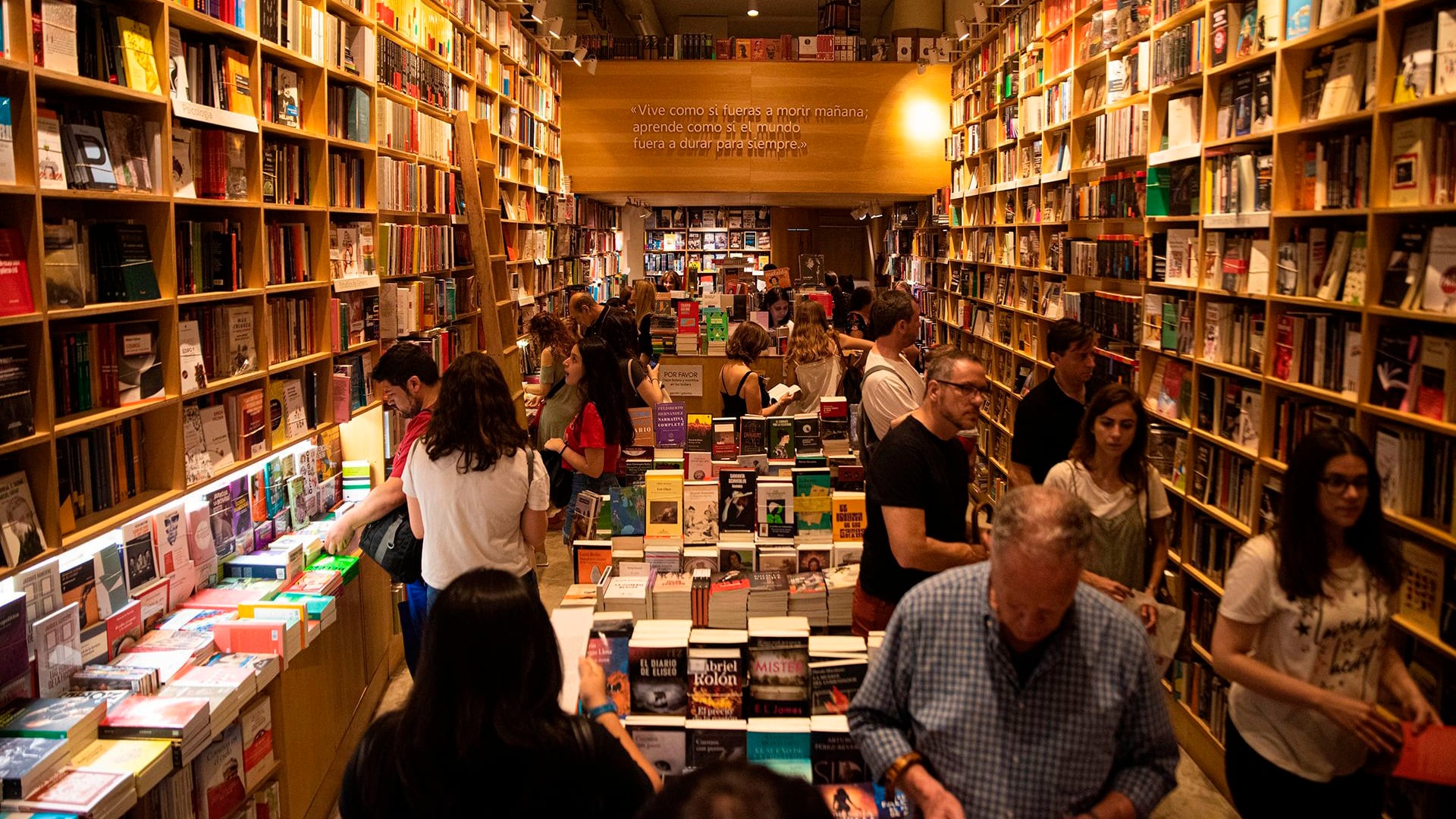 El gobierno quiere desregular los libros: ¿serán más baratos o desaparecerán muchas librerías?