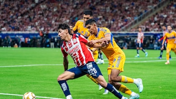 Quién es Santiago Sandoval, el jugador de 18 años que le dio el pase a Chivas rumbo a las semifinales