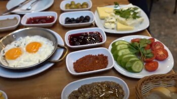 El kahvaltı es el desayuno