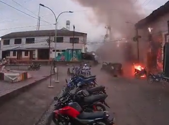 La motocicleta explotó y dejó