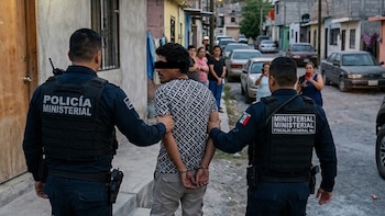 Arrestan a hombre que golpeó a su madre por pedirle dejar las drogas y aportar para los gastos de la casa