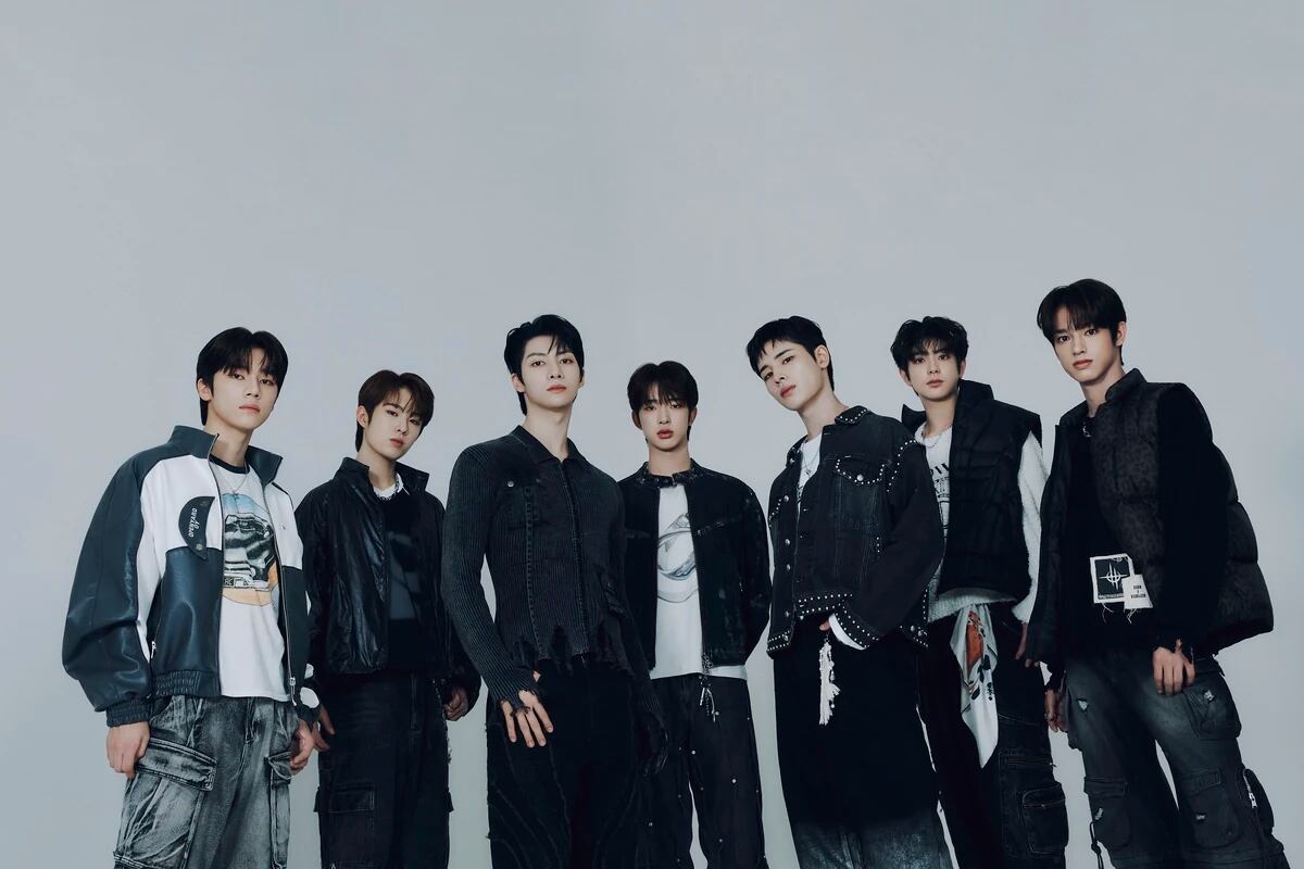 NEXZ estará en el STRAYCITY de Stray Kids en México. (JYP Entertainment)