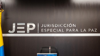 La JEP imputa a 27 antiguos comandantes de las FARC por crímenes de guerra y lesa humanidad en Colombia