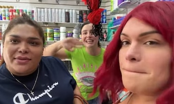 La influencer después se quitó