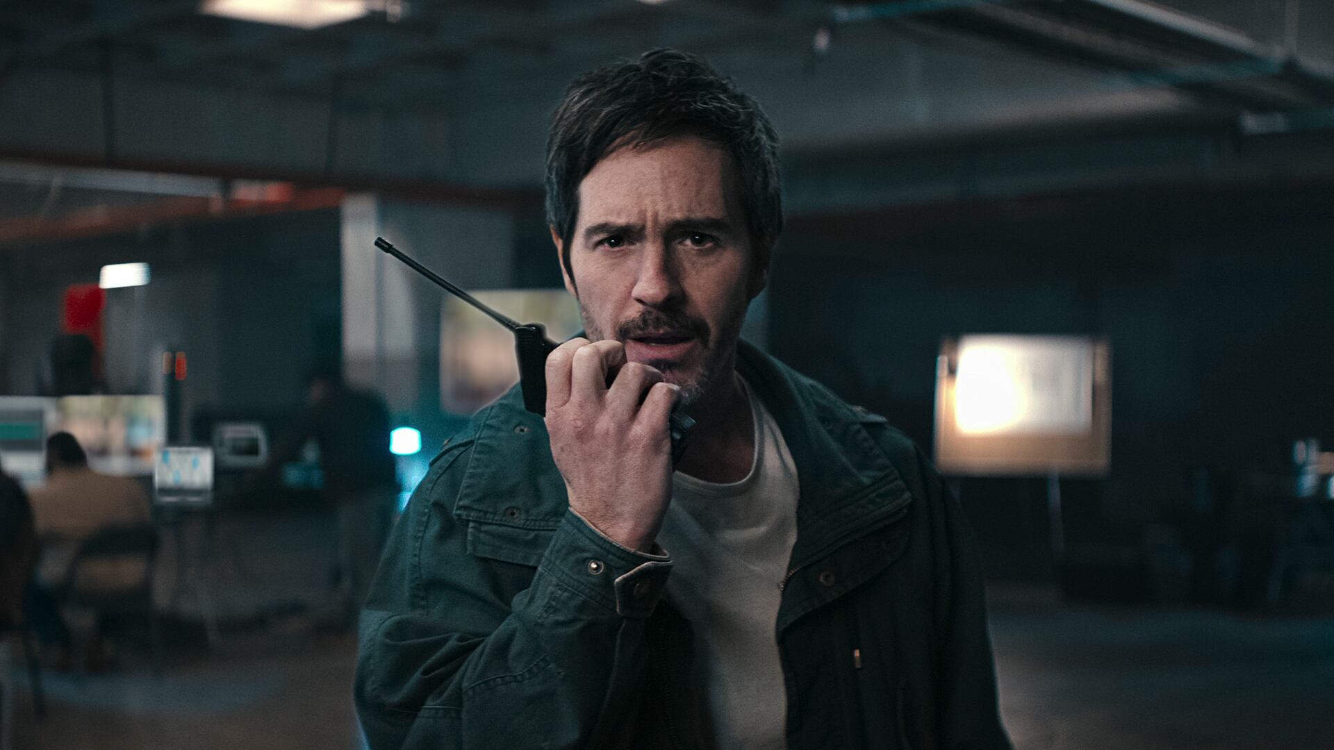 La denuncia penal contra Mauricio Ochmann por presunto despojo y daños coloca al actor bajo escrutinio judicial en Tepoztlán (Netflix ©2024)