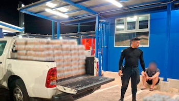 Fuerza Pública decomisa más de 5,600 unidades de licor en operativos simultáneos en el pacífico costarricense