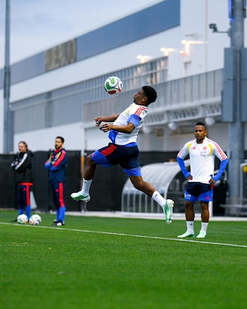 Óscar Perea volvió del fútbol europeo a Latinoamérica para jugar con Club América - crédito FCF