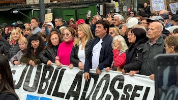 Fernando Espinoza junto a la