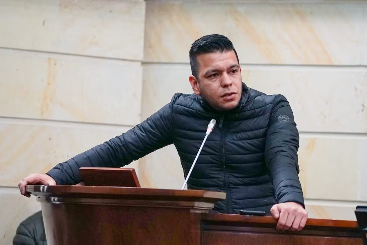 El senador Jota Pe Hernández, del partido Alianza Verde, se refirió en una entrevista reciente con la revista Semana a los hechos ocurridos el 14 de mayo, día en que el Senado archivó la consulta popular propuesta por el Gobierno - crédito Prensa Senado