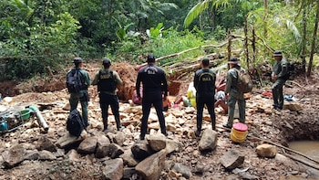 Capturan a seis personas por desviar el curso de una quebrada para realizar trabajos de minería ilegal en Panamá