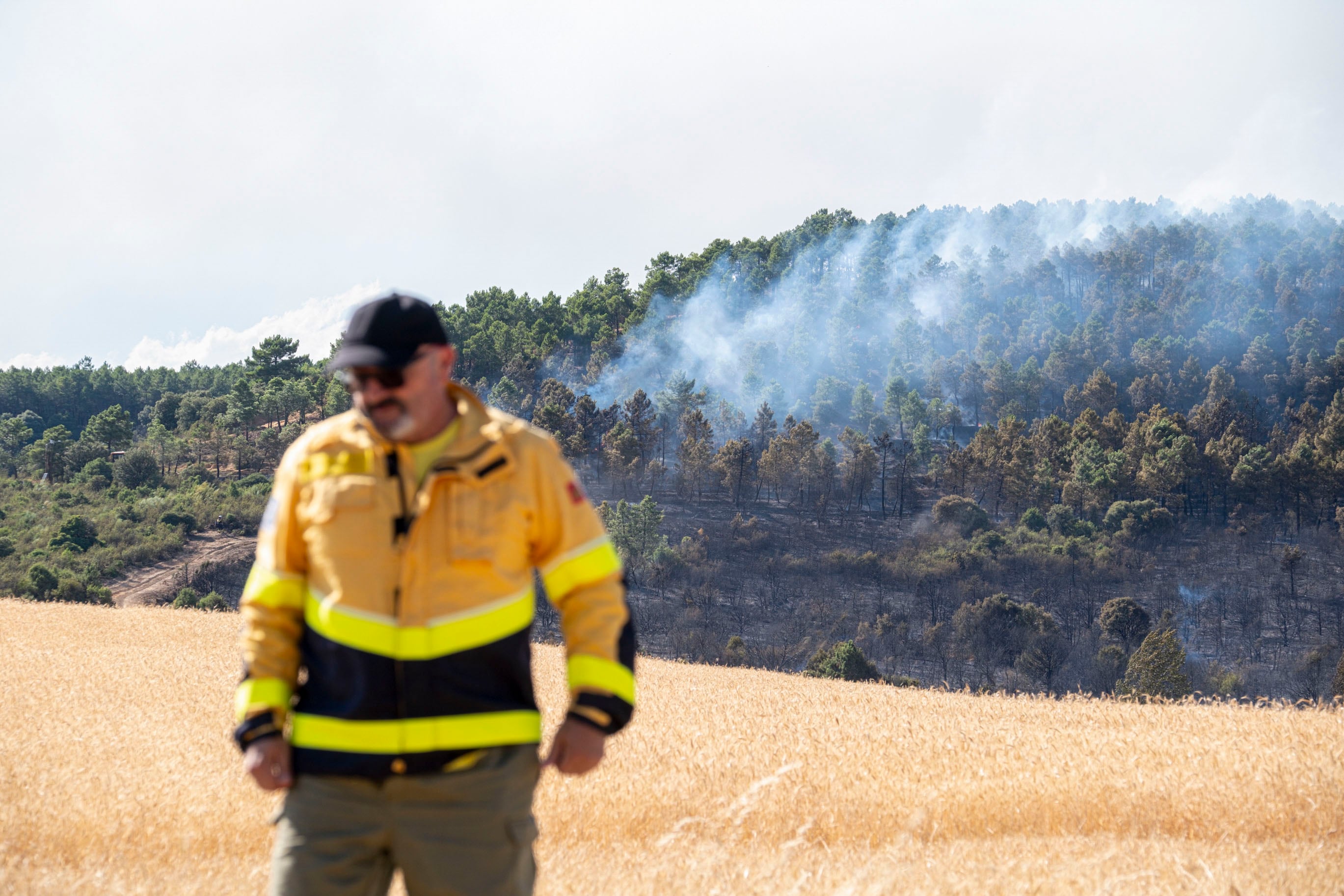 El alcalde que lucha por convencer a los vecinos para que abandonen sus casas por los incendios: “No nos pongamos rebeldes”