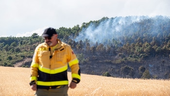 El alcalde que lucha por convencer a los vecinos para que abandonen sus casas por los incendios: “No nos pongamos rebeldes”