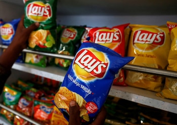 La FDA clasifica como “Clase I” el retiro de papas fritas Lay’s por riesgo grave de salud. (REUTERS/Amit Dave/Archivo)