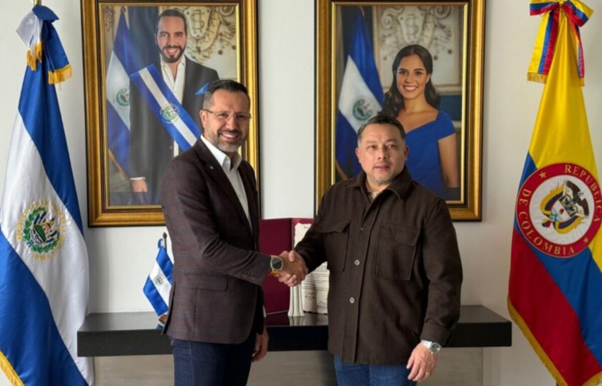 Beltrán compartió en todo momento con el embajador de El Salvador - crédito Alcaldía de Bucaramanga