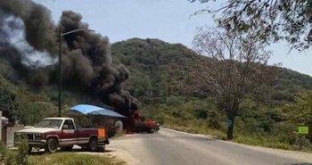 Los sicarios primero bloquearon la