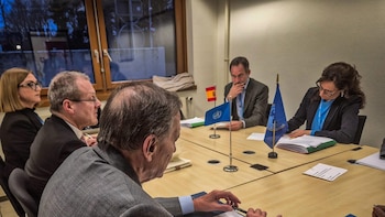 Mónica García defiende ante la