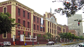 ¿Cuánto cuesta estudiar en la