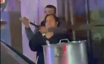 El sujeto amenazó con un